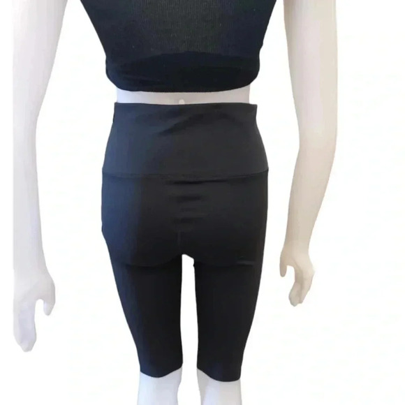 All In Montion NWT Ultra High  Rise Black Capri Size Large - Picture 3 of 8